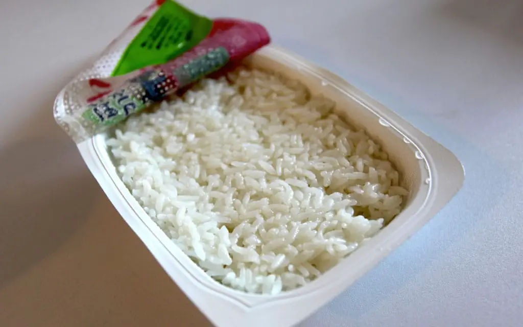 How to Substitute Instant Rice for Regular Rice